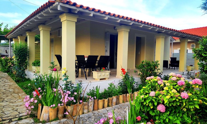 Ag. Georgios Villa | Pretty Villa X 6 Close To The Sandy Beach On Corfu Island