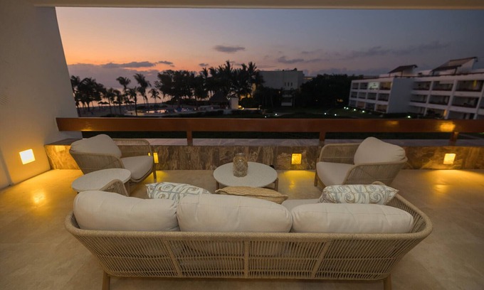 Costa Maya Condo | PRICE DROP IN OCTOBER! 4-br penthouse condo, ocean views, "roof top" lap pool