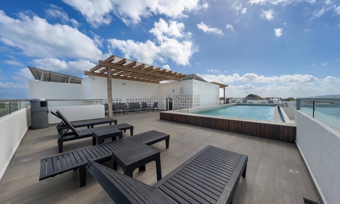 Centro - Supmza 001 Condo | Prime Location. 1 BR w/Ocean View Infinity Pool