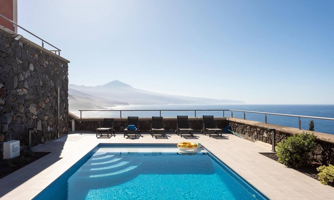 Juan Fernandez Ski Chalet | Prime Sea and Mountain views Home with pool