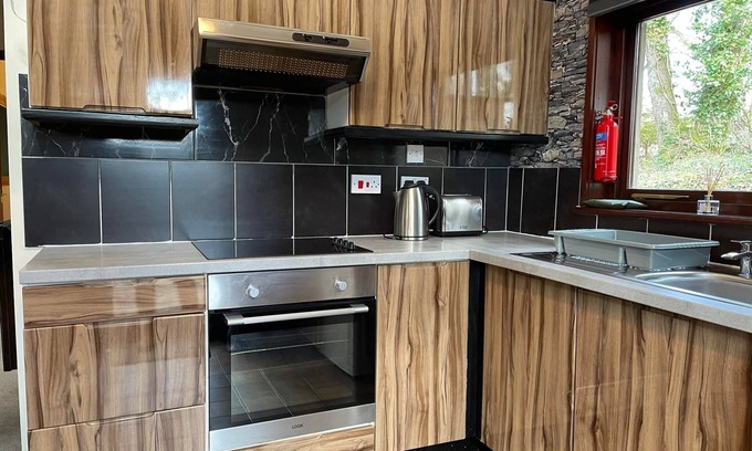 Llanybri House | Primrose 19-Woodland Lodges-Carmarthen-Pembroke