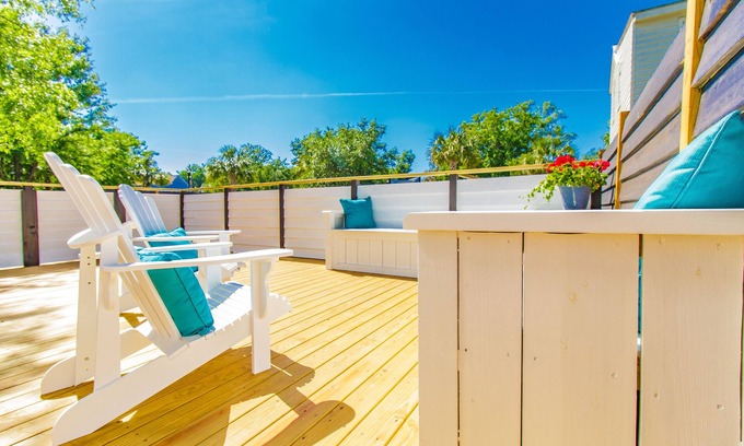 Westside House | Pristine 2BR in the heart of Charleston!