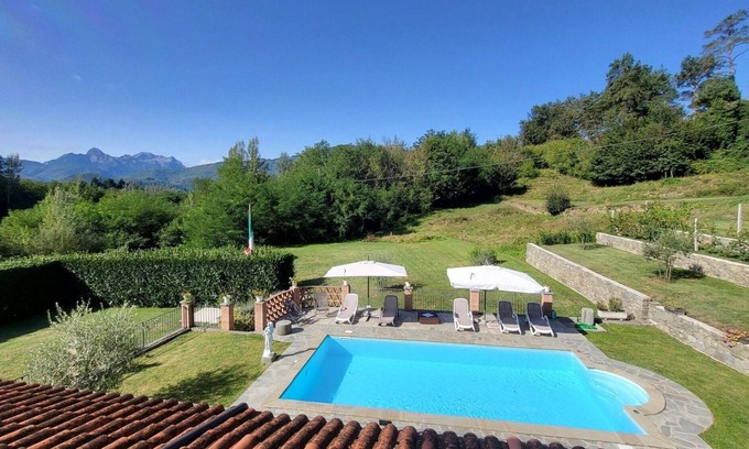 Castiglione di Garfagnana Villa | Private pool, WIFI, walking distance facilities. Electric car charging point
