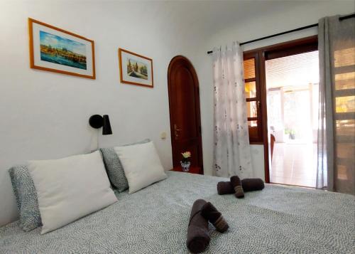 Tarajalillo House | Private 2-Bedroom Bungalow with Terrace in Bahía Feliz