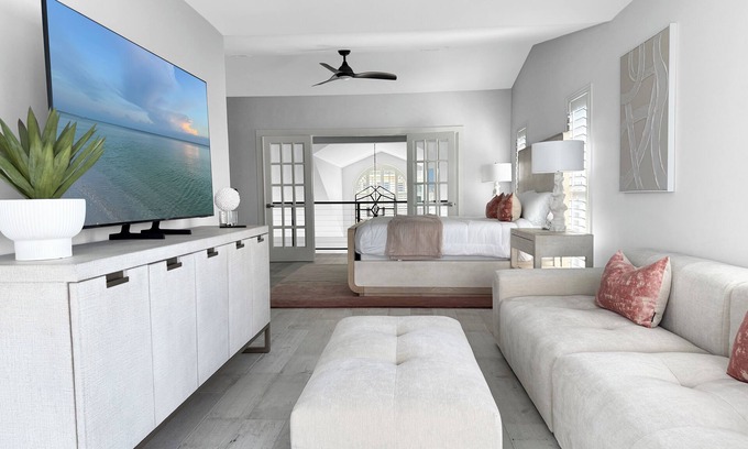 Bonita Springs Apartment | Private 3 bedrooms, 2 bathrooms Upper Level Suite 300 ft from Bonita Beach