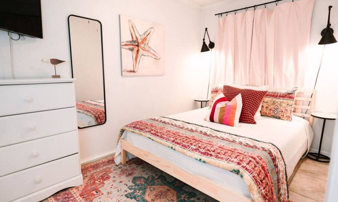 Tybee Island Apartment | Private Balcony - Steps to the Beach and Pool!