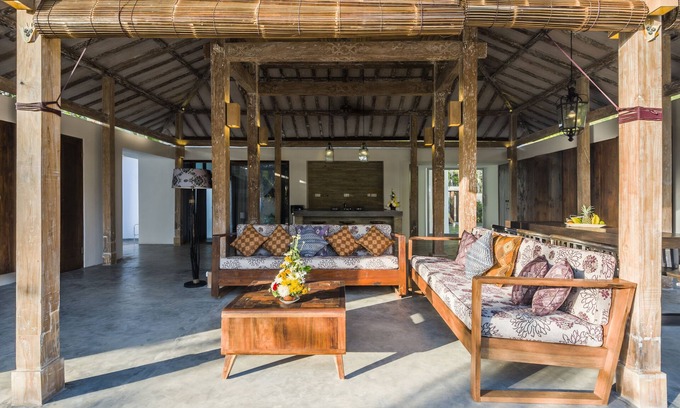 Melaya Villa | Private beachfront Villas with private pool and huge garden
