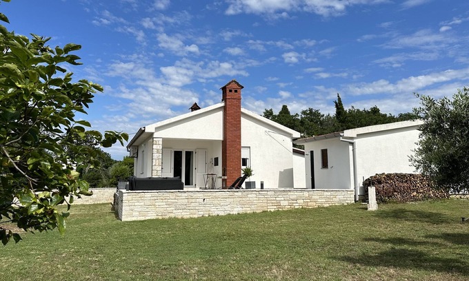 Marcana House | Private beautiful bungalow in the village of Marčana