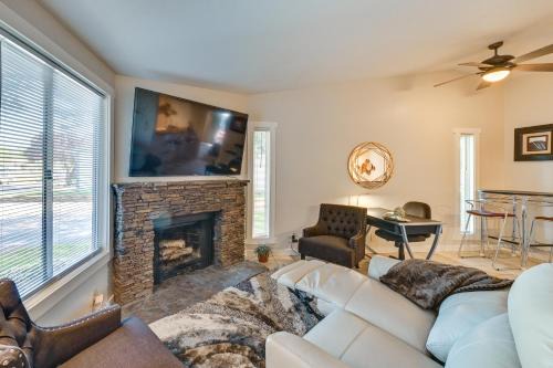 Boise Bench Apartment | Private Boise Couples Retreat WFH Friendly!
