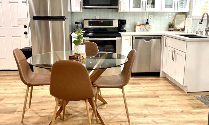 Julian - St. James Cottage | Private Cottage nearby SCU, San Jose Downtown, San Jose Airport, SAP