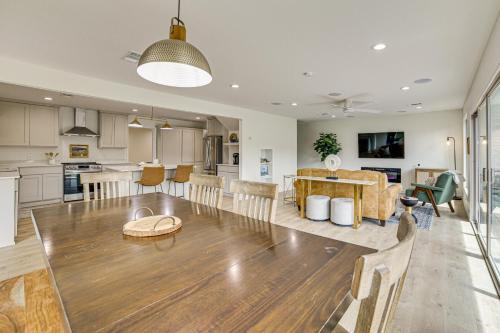 Eustace House | Private Dock Waterfront Cedar Creek Lake Home