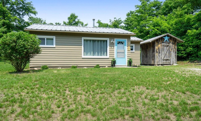 Bear Lake House | Private dog-friendly hideaway w/Free WiFi & firepit - close to Crystal Mountain