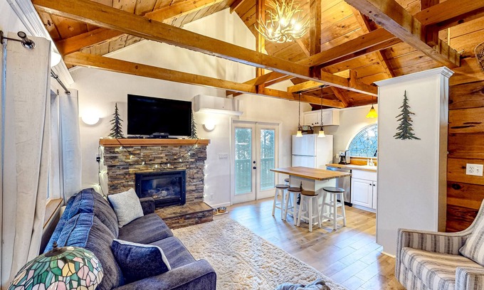 Arnold Cabin | Private dog-friendly cabin with pool access, mtn views, & deck - near skiing