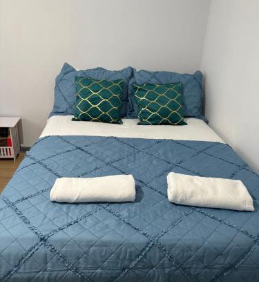 Mortlake House | Private Double and Triple Room North London