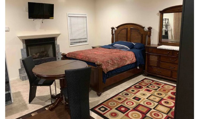 North Hills West Apartment | Private Entry Huge Pool Front w/Electric Mattress.Sleeps 2. Near CSUN