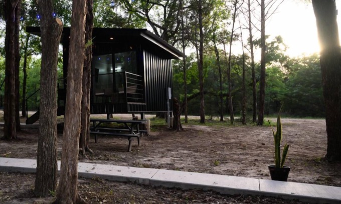 Alvord Cabin | Private Escape: 4 Cabins/4 Full Baths/8 Guests/Lots of Room to Roam