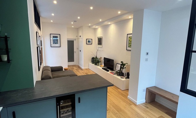 Mortlake Apartment | Private flat in Barnes, London