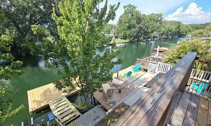 Weeki Wachee Gardens House | Private Garden Shower, Arcade Games, Sups & Yaks