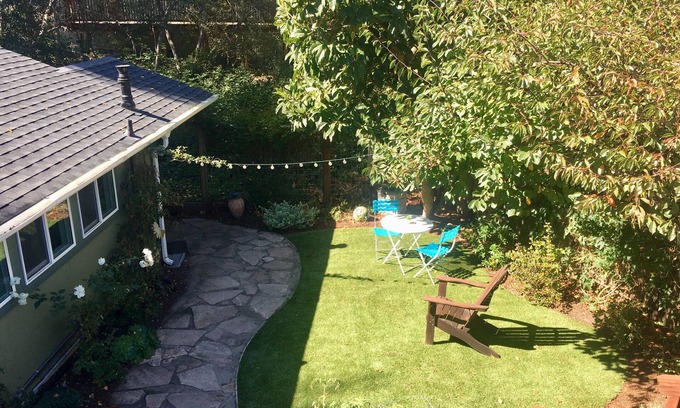 Eastside Santa Cruz Cottage | Private Guest Cottage. Newly appointed, Modern, Centrally Located
