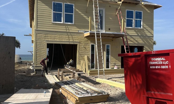 Bahama Beach House | Private Gulf Front Home/Pool/Tiki Bar/Wifi 7 bed 7.full and two .5 baths