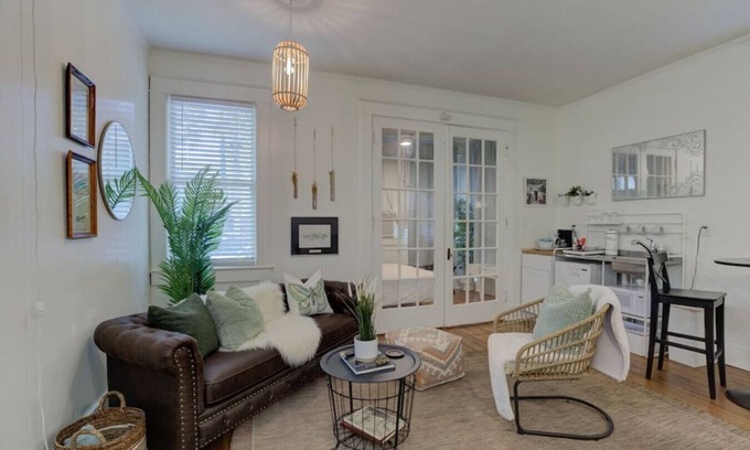 Midtown Apartment | Private Historic Studio from the year 1900!