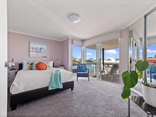 Halls Head House | Private Jetty -family & Pet Friendly