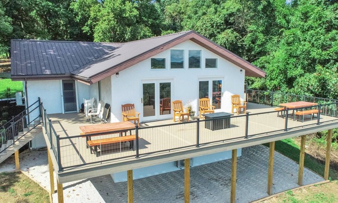 Newport House | Private, modern home with river view, on 48 acres