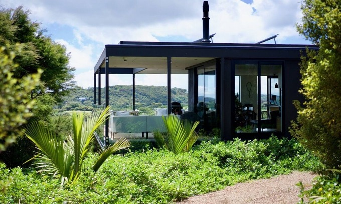 Omiha House | Private New Home with No neighbours & 180 degree views to the horizon
