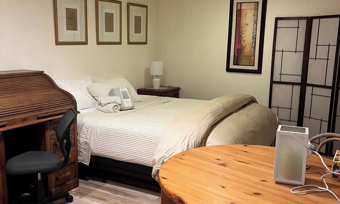 Ventura Apartment | PRIVATE OCEAN BREEZE COZY APARTMENT w FIEPLACE nComfy King bd/1Ba & BEACHES!