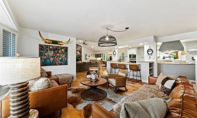 Meridian House | Private Pool, Family Friendly Indoor/outdoor spacious beautiful outdoor areas