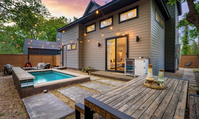 Holly House | Private Pool, Firepit, Patio | Steps to East Austin Dining, Music, Art, Murals