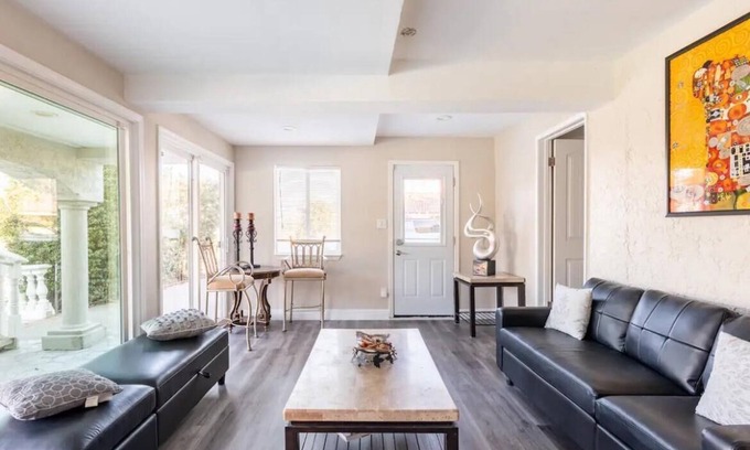 Hillsborough House | Private Pool & Hot Tub Retreat, Stunning City Views & Near SFO & Downtown