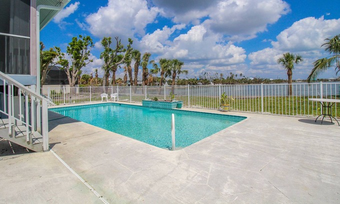 Murex Lakes House | Private Pool, Near Beach, Sanibel Island, Lily Pad