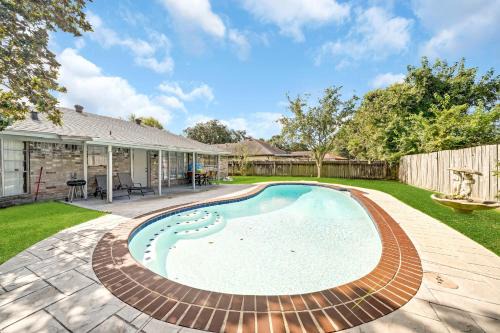 Cloverleaf House | Private Pool, Pool Table, Outdoor kitchen,Spa