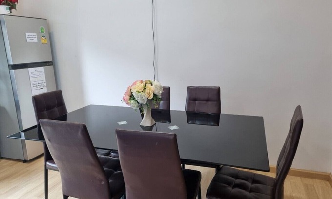 Sattahip Villa | Private Pool, snook, kitchen