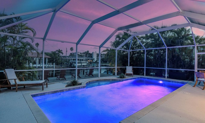 South Island House | 🌅Private Pool | Canal Front with Great Views | Sunset on Ibis🌅