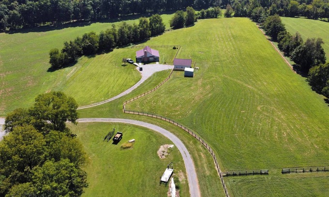 Middletown House | Private remodeled house rent weekends, weekly, monthly. Country/Equine setting