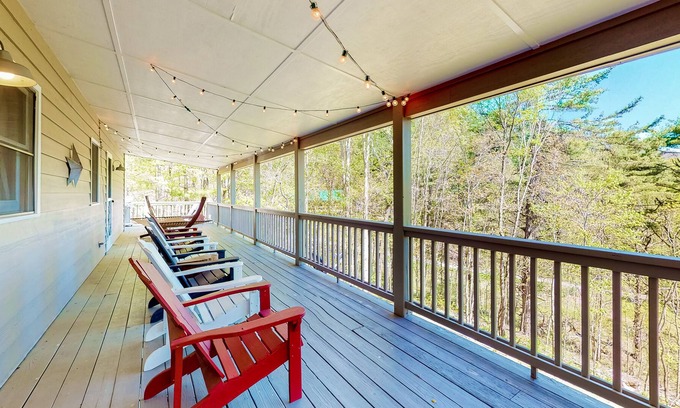 Cullowhee Cabin | Private retreat amongst the trees with scenic deck, grill, firepit, & game room