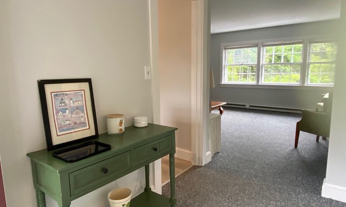 Silver Beach Cottage | Private retreat, steps to beach and bike path!