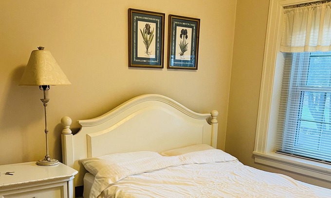 Lancaster House | Private Room in Grand Estate - Room 217