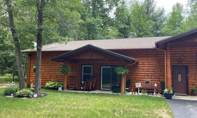 West Branch Cabin | Private setting in the woods on the Rifle River. 8 mi from Dream &Nightmare