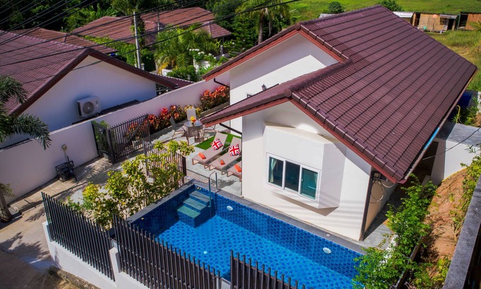 Chalong Villa | Private Star Pool Villa 2 Bedrooms