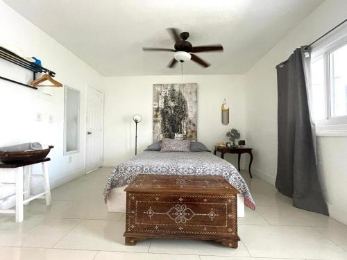 Coral Way Apartment | Private Studio blocks from Coconut Grove