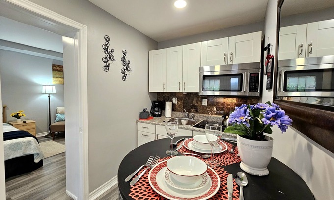 Davenport Apartment | Private studio newly renovated in Toronto