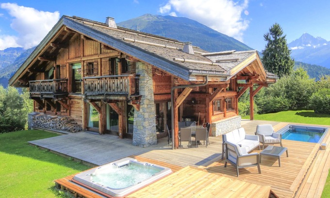 Les Houches Ski Chalet | Private stunning chalet with incredible views, sunken jacuzzi & spa