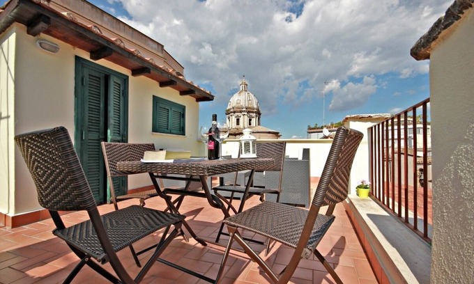 Navona Apartment | PRIVATE STUNNING terrace - views over Rome's rooftops