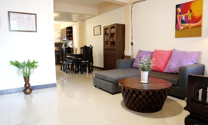Wat Ket House | Private Townhome (Riverside Area and Night Bazaar)