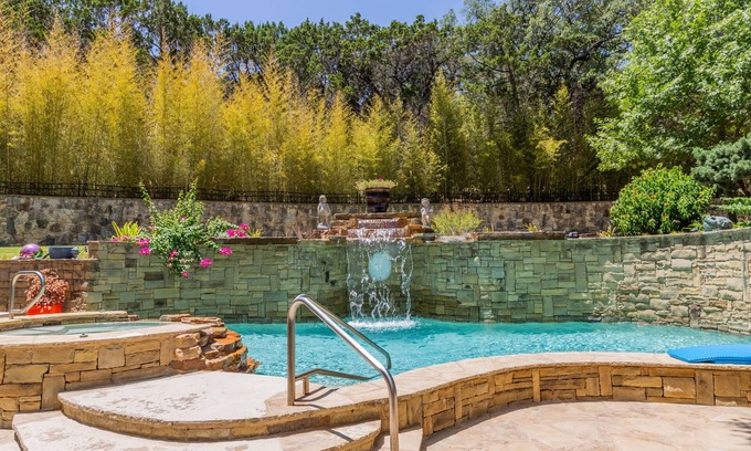 Canyon Lake Villa | Private Upscale Resort. Heated Pool & Spa, 1-Story, FirePit, Fireplace, GameRoom