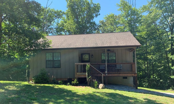 Marion House | Private Vacation Home in Gated Community at Lake James