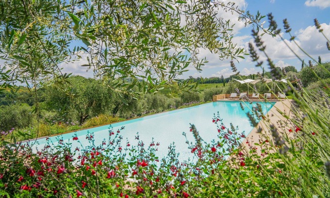 Montepulciano Villa | Private Villa with hot tub, WIFI, private pool, sauna, A/C, TV, veranda, close to Montepulciano